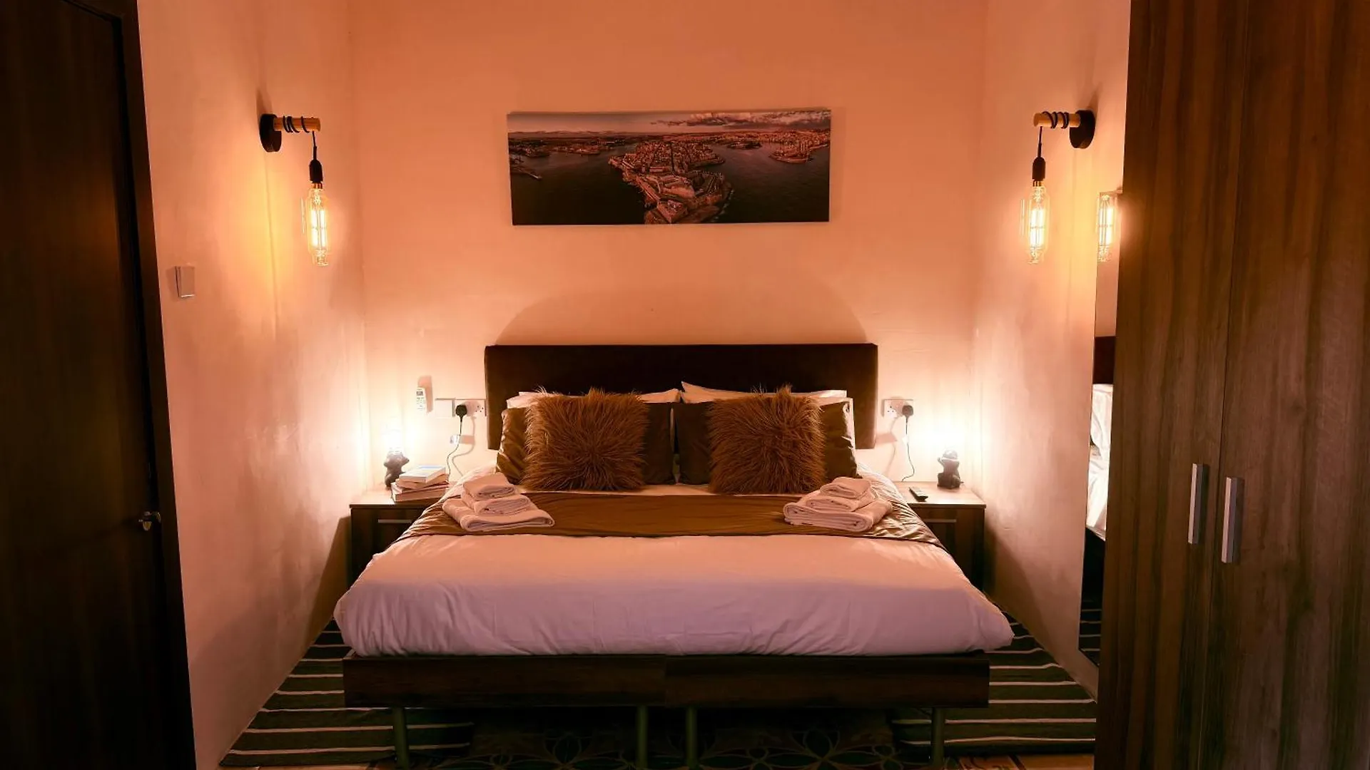 Birgu Square Hotel